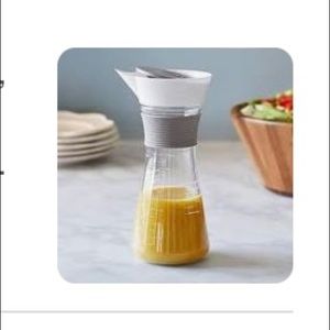 Pampered Chef Dressing Mixer